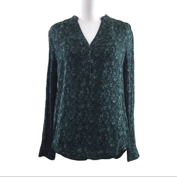 dylan gray Tops - Dylan Gray Green Black Camo Silk Shirt Womens Small Long‎ Sleeve Popover